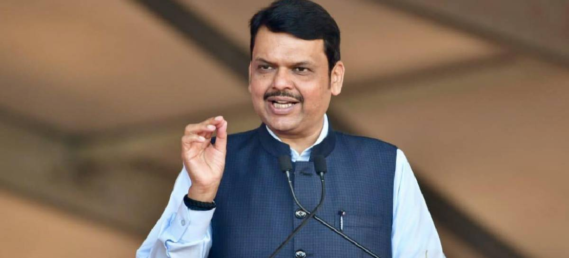 २०१९ मधील लाभधारक शेतकऱ्यांनाही सरसकट कर्जमाफी<br>– मुख्यमंत्री देवेंद्र फडणवीस यांची घोषणा; ‘भाडे के टट्टू’वर आक्षेप घेणाऱ्यांना संबोधले ‘सुपारीबाज’