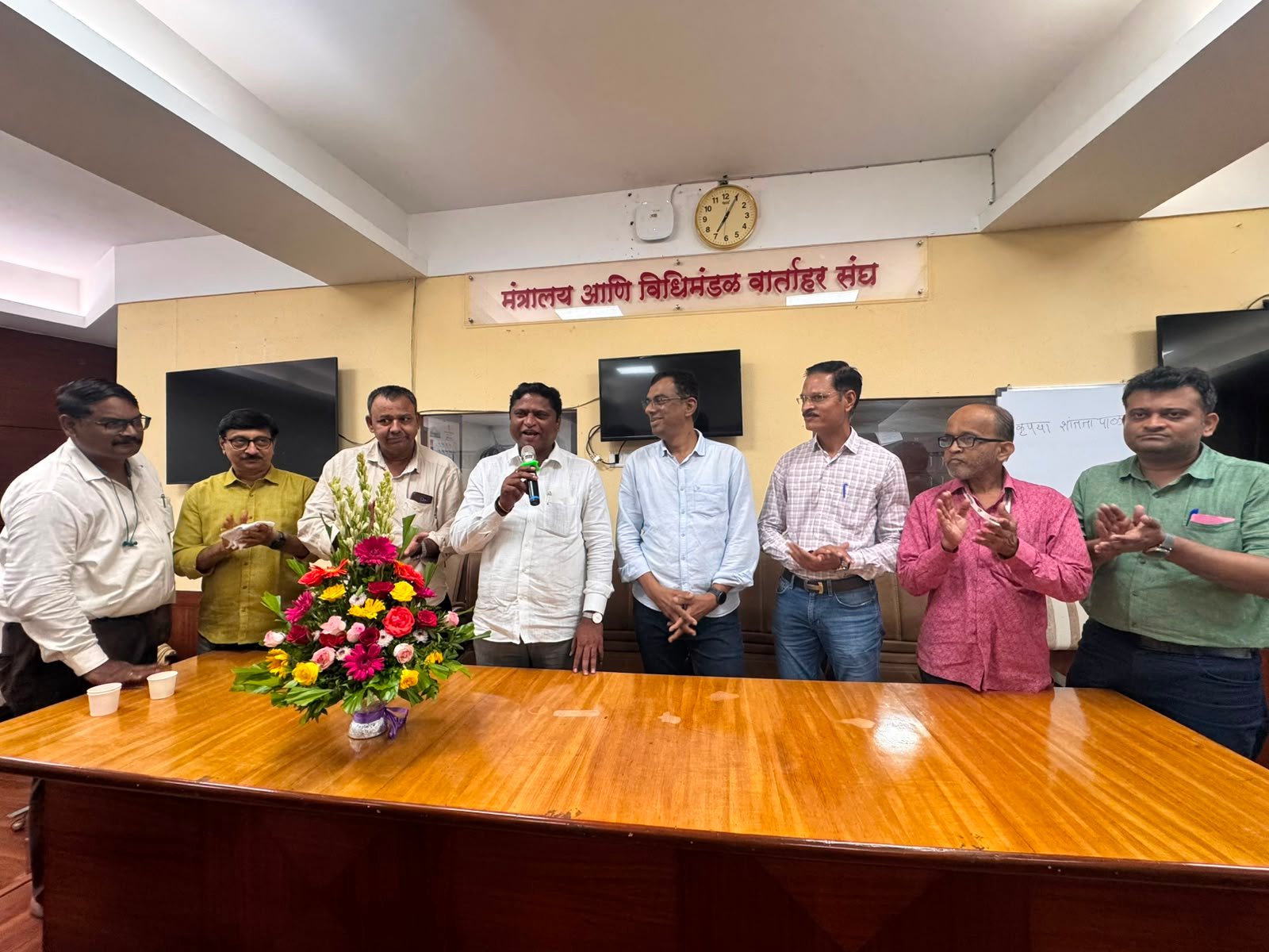 मुंबई प्रेस क्लबच्या अध्यक्षपदासाठी सुरेंद्र गांगण रिंगणात; मंत्रालय पत्रकारांकडून विजयाच्या शुभेच्छा