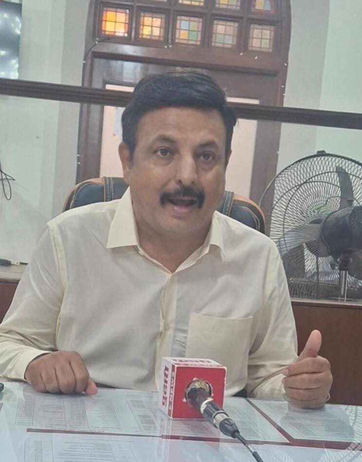₹1,351 कोटींमध्ये सेंच्युरी मिलची जमीन खासगी विकासकाला का? — गिरणी कामगार आणि मुंबईच्या जनतेसाठी जमीन वापरा काँग्रेसची मागणी